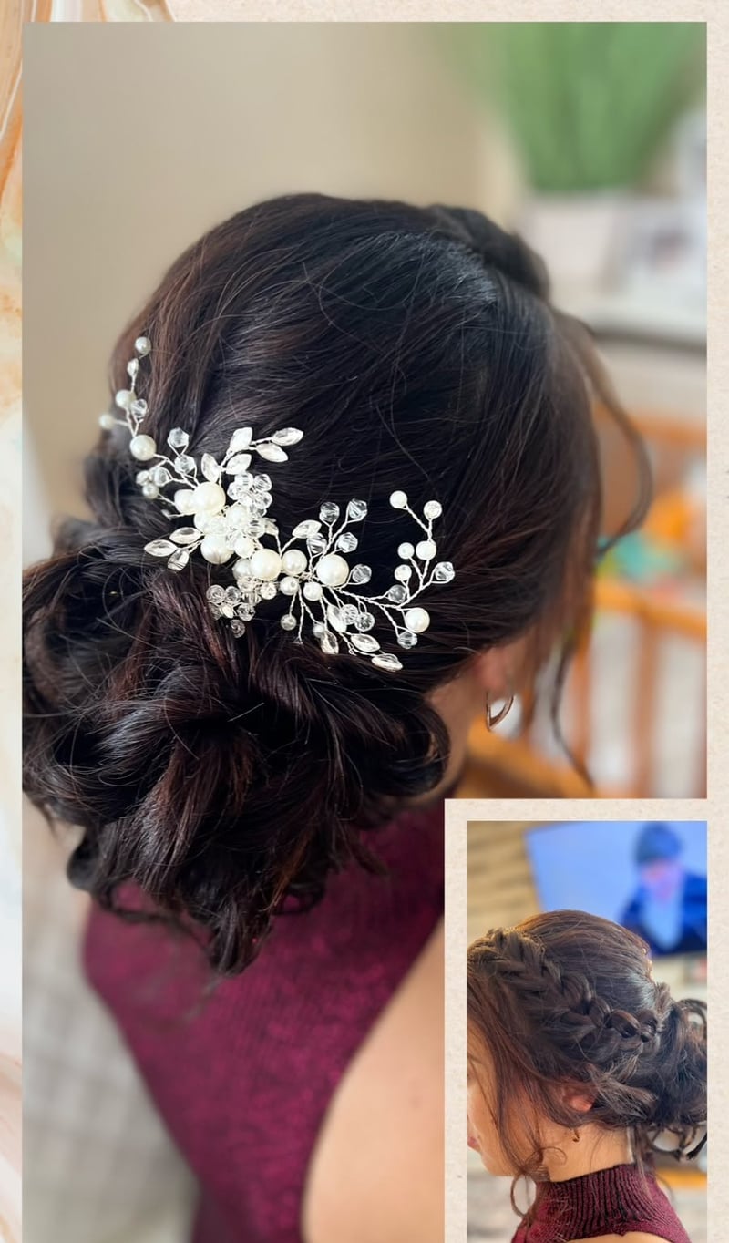 Coc jos cu bucle și accesoriu floral cu perle și cristale
